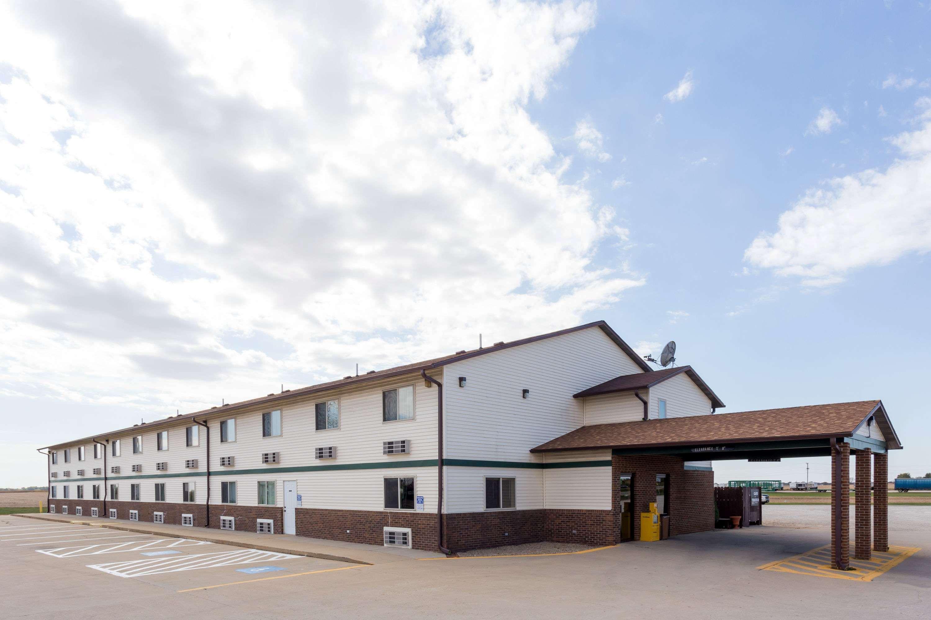 Super 8 By Wyndham Mendota I-39 Ξενοδοχείο Εξωτερικό φωτογραφία