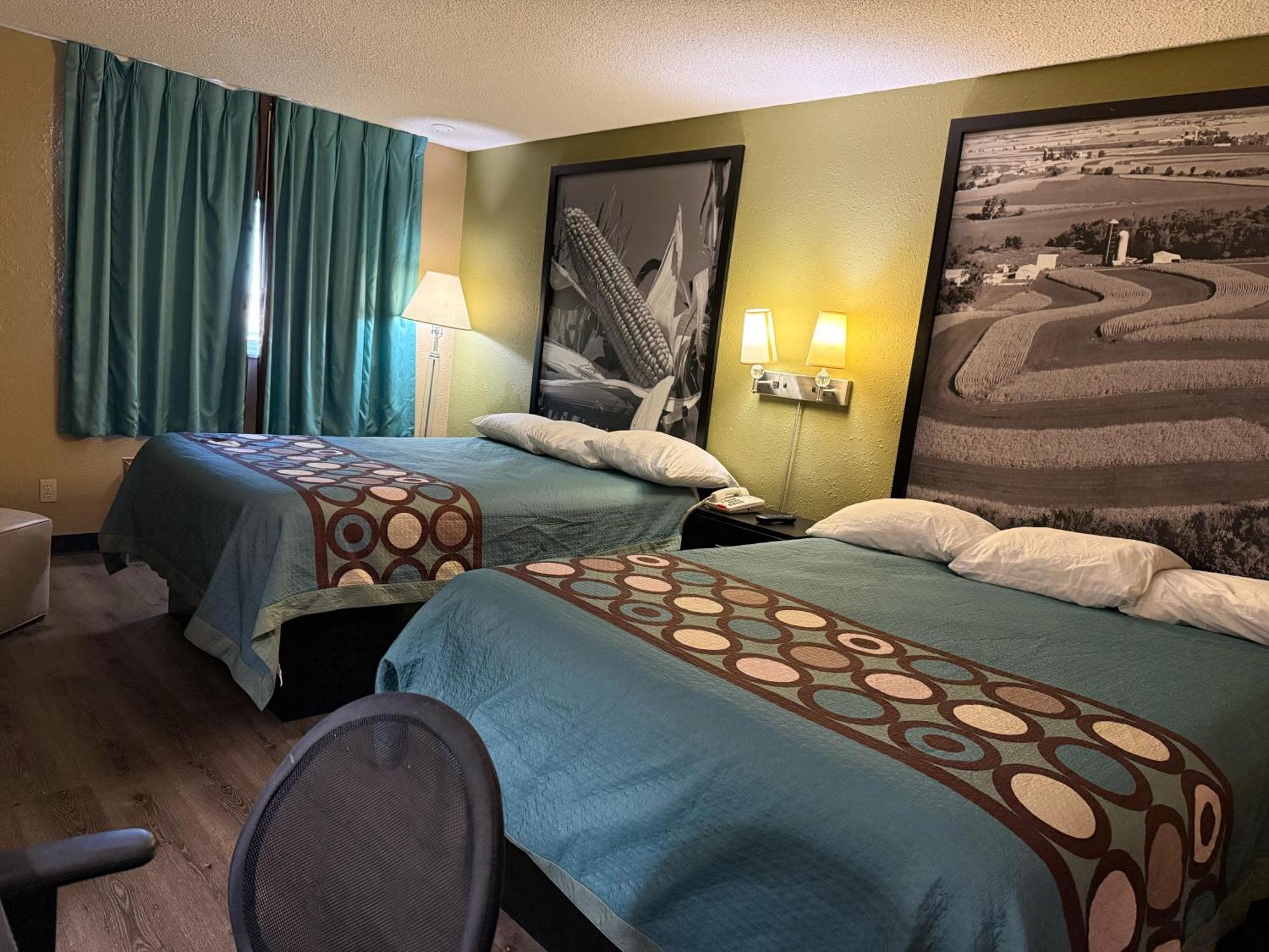 Super 8 By Wyndham Mendota I-39 Ξενοδοχείο Εξωτερικό φωτογραφία