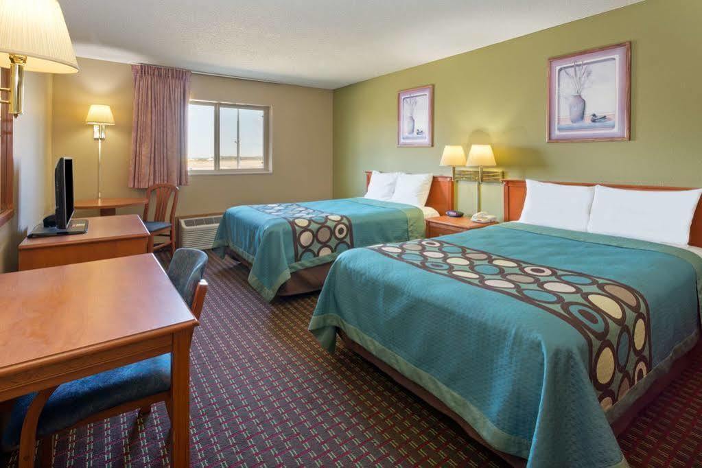 Super 8 By Wyndham Mendota I-39 Ξενοδοχείο Εξωτερικό φωτογραφία